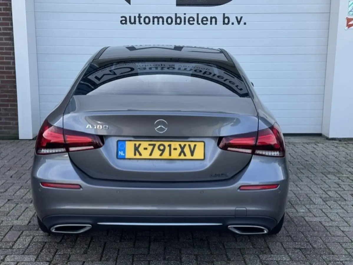 180 Business Solution Luxury-Digital dash- BTW - sfeerverlichting-Automaat-Dealer onderhouden-1e eigenaar