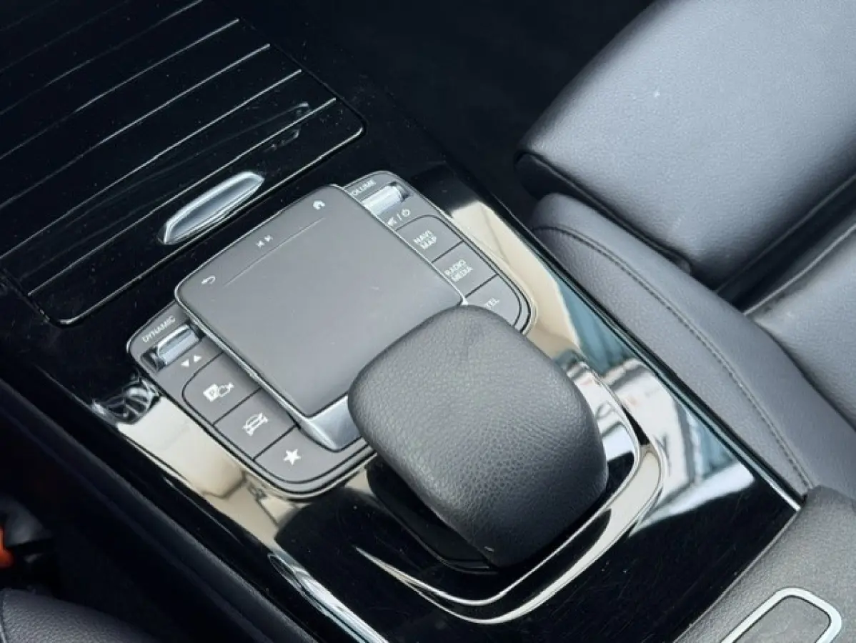 180 Business Solution Luxury-Digital dash- BTW - sfeerverlichting-Automaat-Dealer onderhouden-1e eigenaar