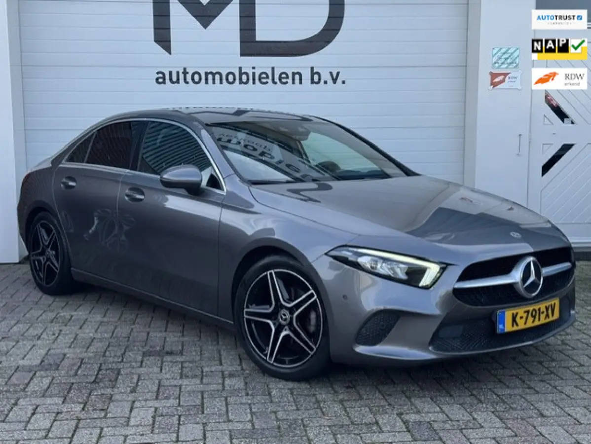 180 Business Solution Luxury-Digital dash- BTW - sfeerverlichting-Automaat-Dealer onderhouden-1e eigenaar