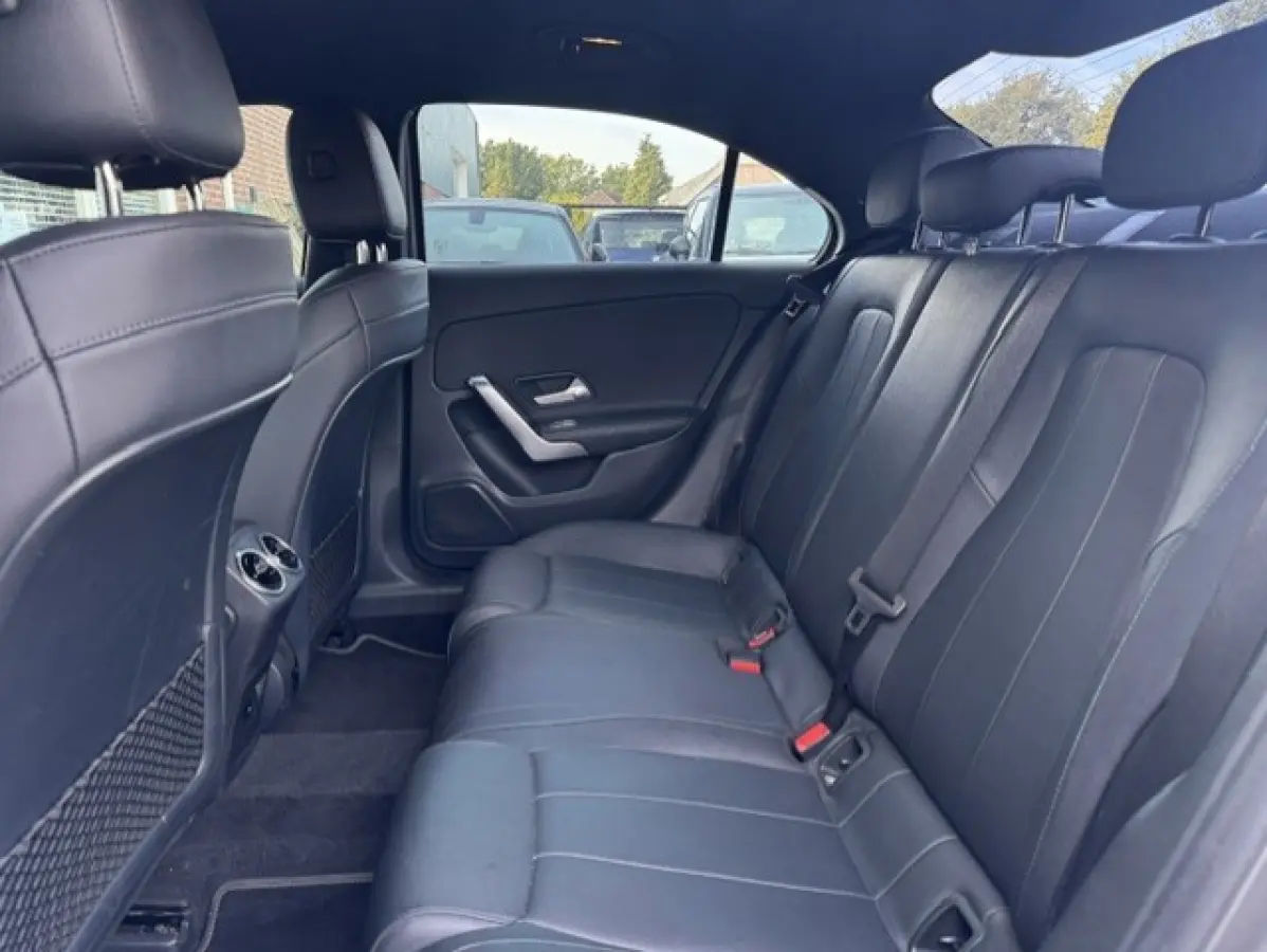 180 Business Solution Luxury-Digital dash- BTW - sfeerverlichting-Automaat-Dealer onderhouden-1e eigenaar