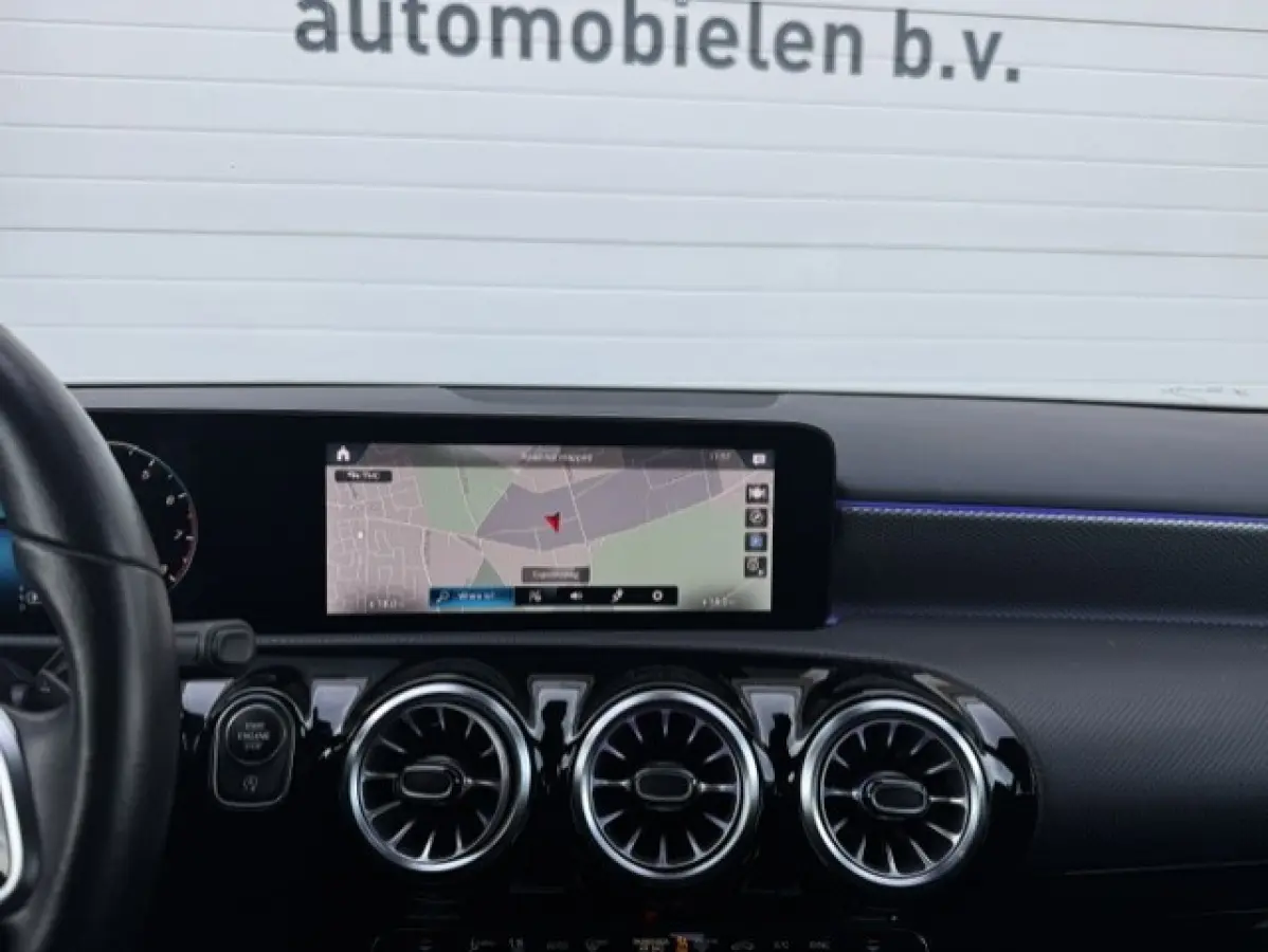 180 Business Solution Luxury-Digital dash- BTW - sfeerverlichting-Automaat-Dealer onderhouden-1e eigenaar