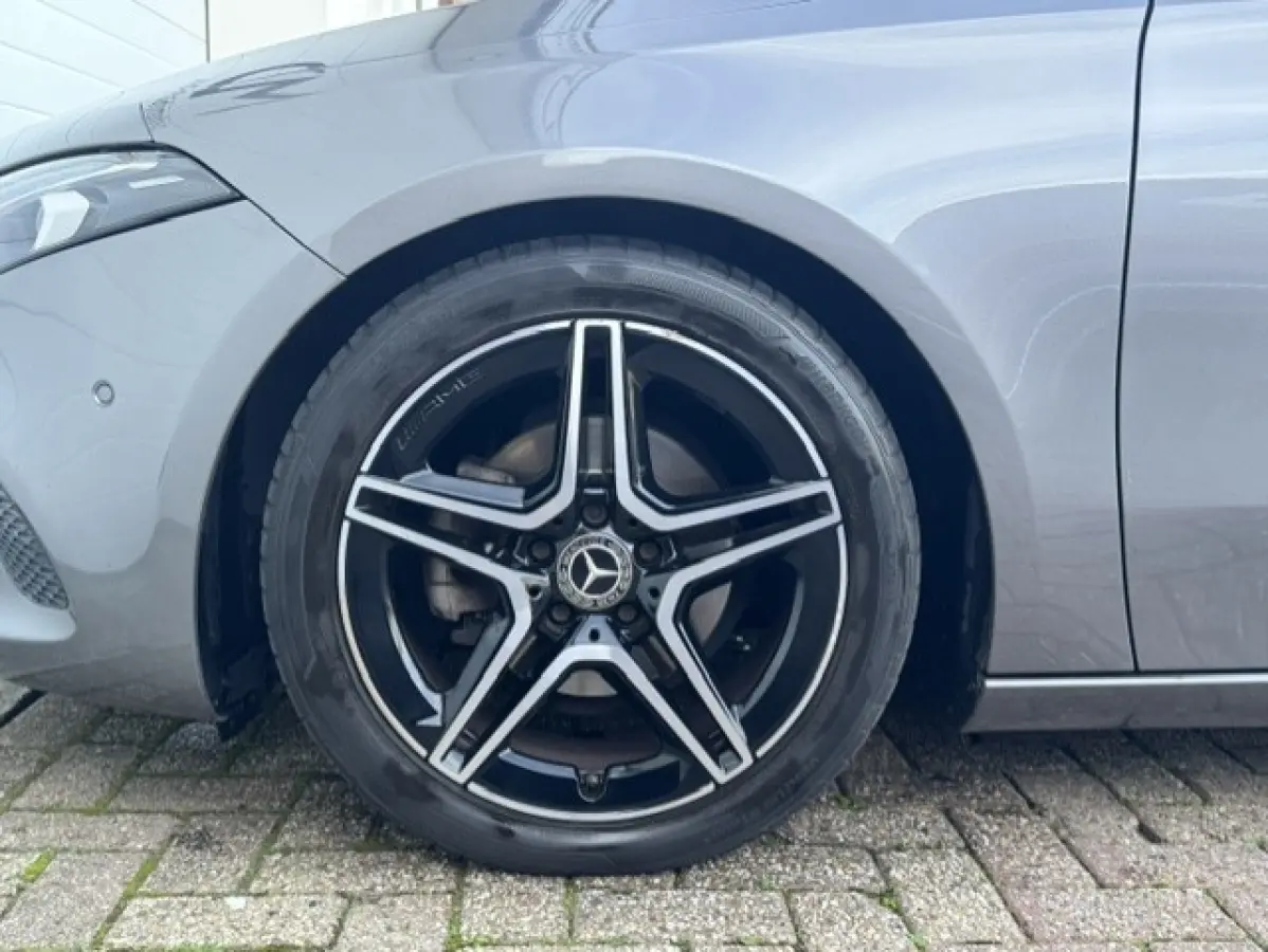 180 Business Solution Luxury-Digital dash- BTW - sfeerverlichting-Automaat-Dealer onderhouden-1e eigenaar