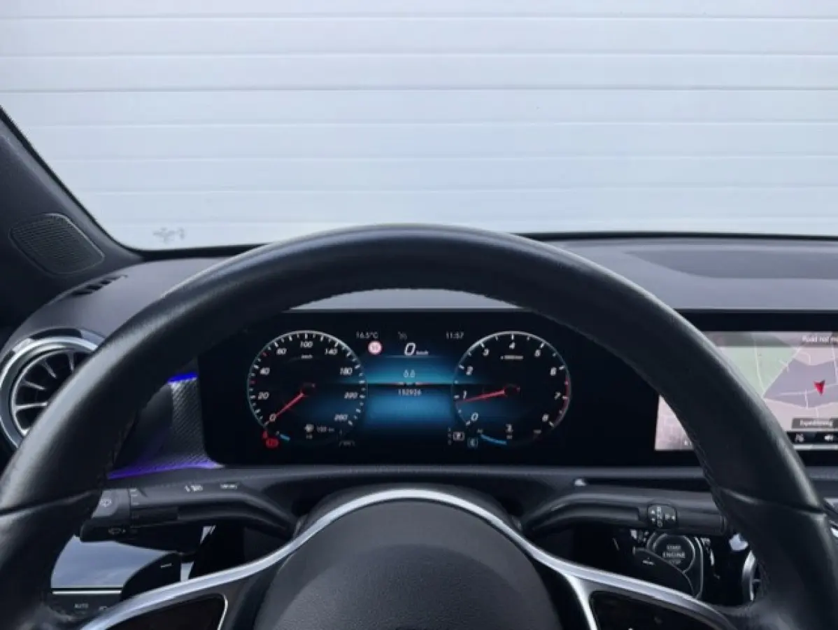 180 Business Solution Luxury-Digital dash- BTW - sfeerverlichting-Automaat-Dealer onderhouden-1e eigenaar