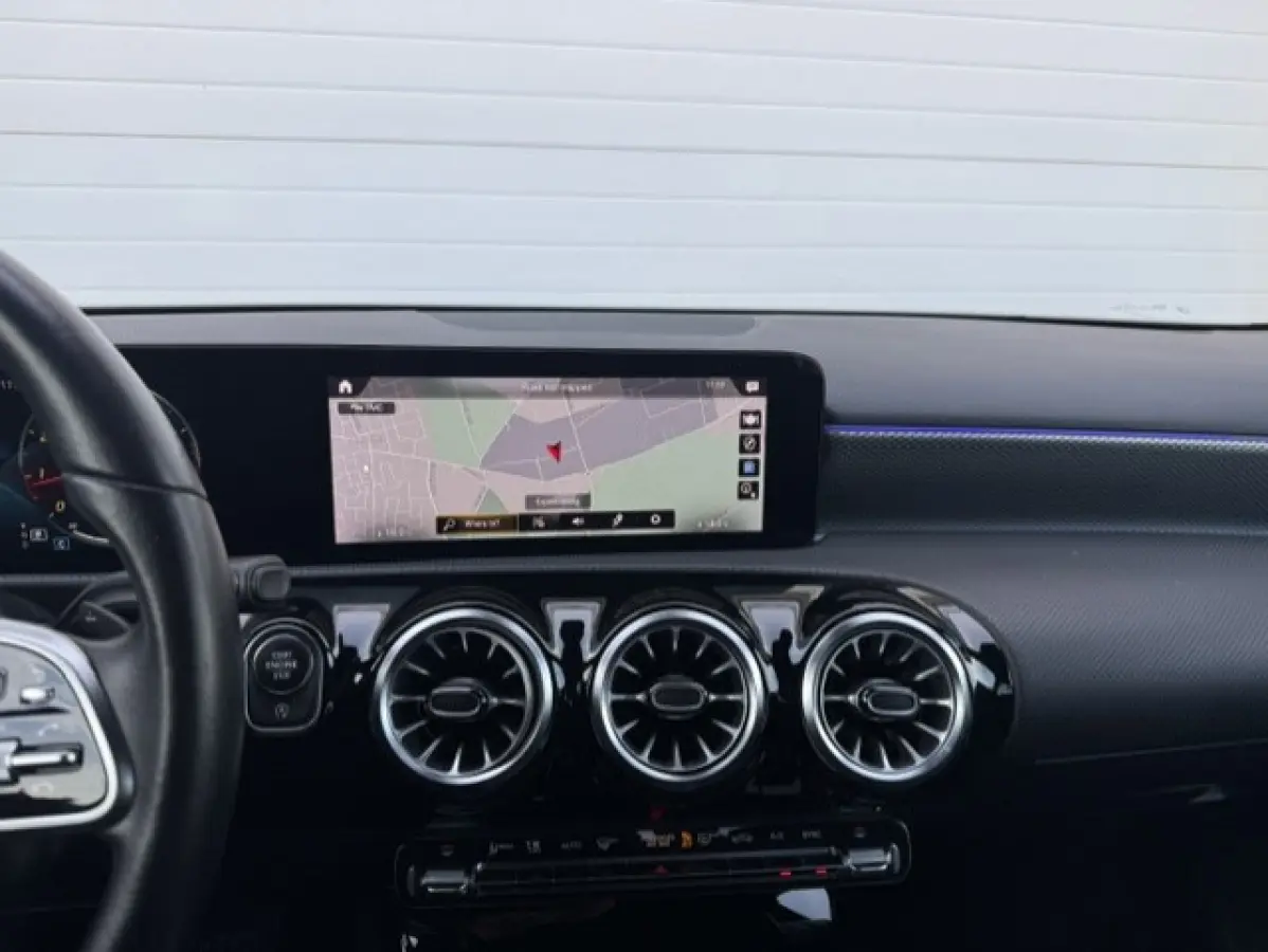 180 Business Solution Luxury-Digital dash- BTW - sfeerverlichting-Automaat-Dealer onderhouden-1e eigenaar
