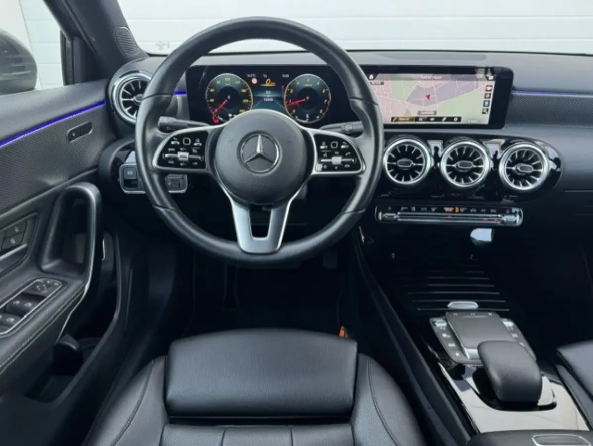 180 Business Solution Luxury-Digital dash- BTW - sfeerverlichting-Automaat-Dealer onderhouden-1e eigenaar