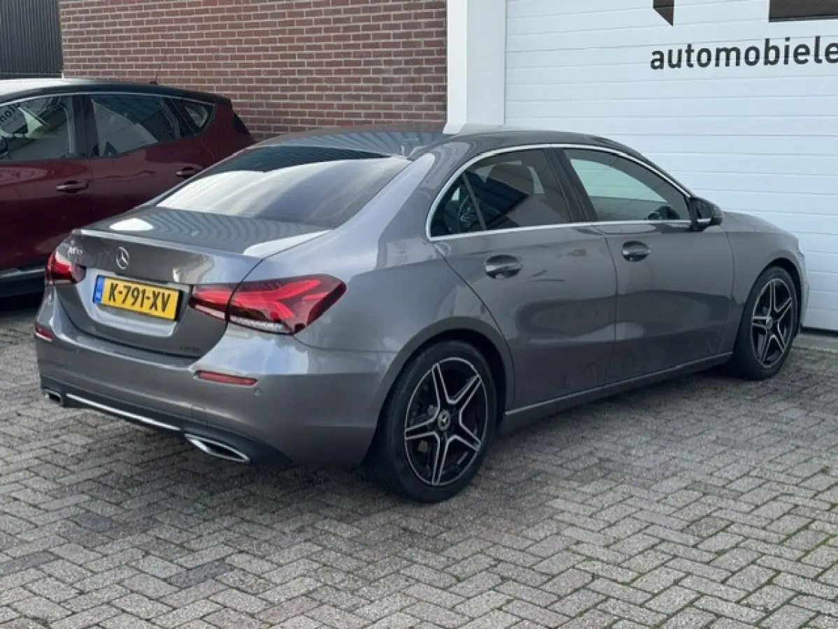 180 Business Solution Luxury-Digital dash- BTW - sfeerverlichting-Automaat-Dealer onderhouden-1e eigenaar