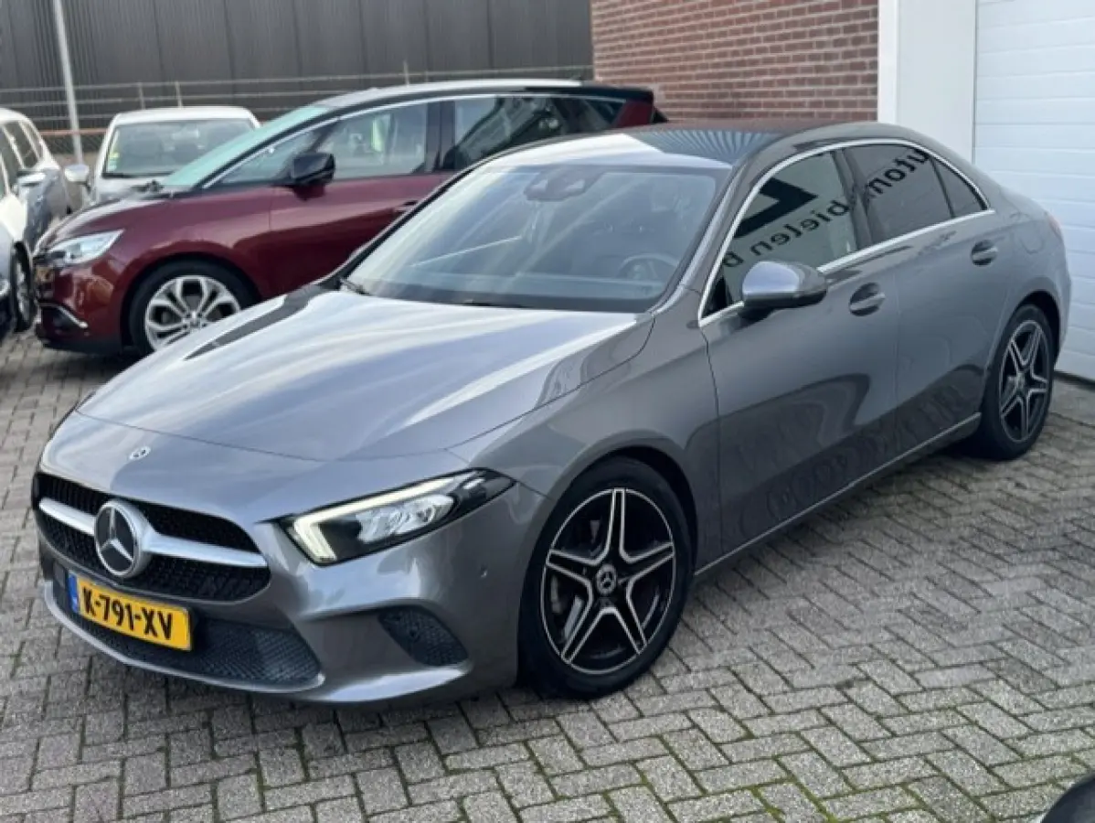 180 Business Solution Luxury-Digital dash- BTW - sfeerverlichting-Automaat-Dealer onderhouden-1e eigenaar