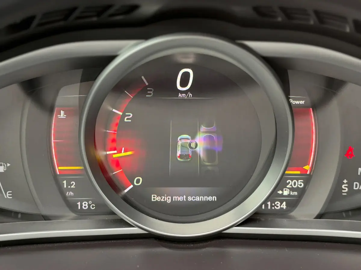 1.5 T3 Polar+ Sport R-Design PANO l CAMERA l KEYLESS l H/K SOUND l TREKHAAK l STANDKACHEL l ORG.NL l DEALER OND l 1e EIG