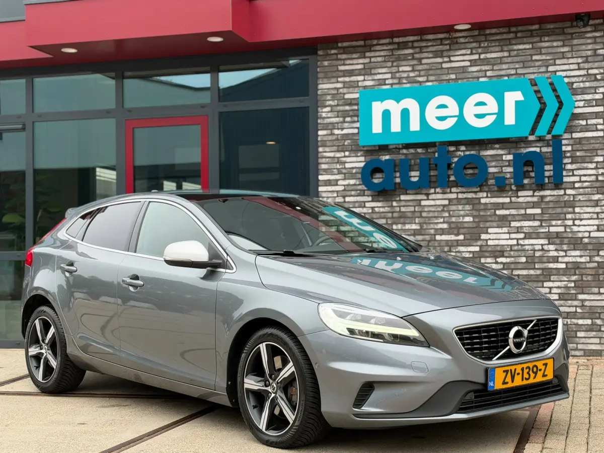 1.5 T3 Polar+ Sport R-Design PANO l CAMERA l KEYLESS l H/K SOUND l TREKHAAK l STANDKACHEL l ORG.NL l DEALER OND l 1e EIG