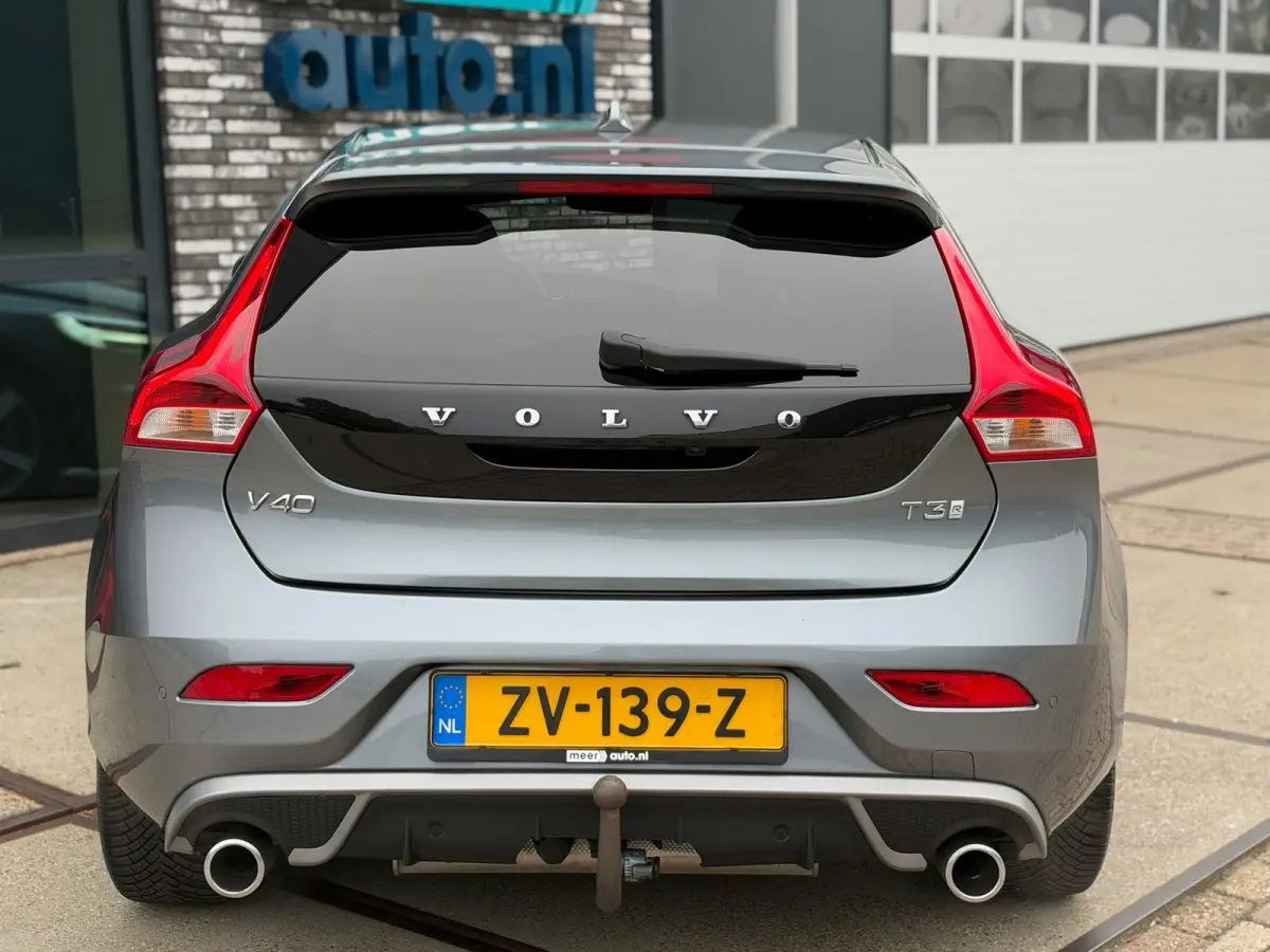 1.5 T3 Polar+ Sport R-Design PANO l CAMERA l KEYLESS l H/K SOUND l TREKHAAK l STANDKACHEL l ORG.NL l DEALER OND l 1e EIG