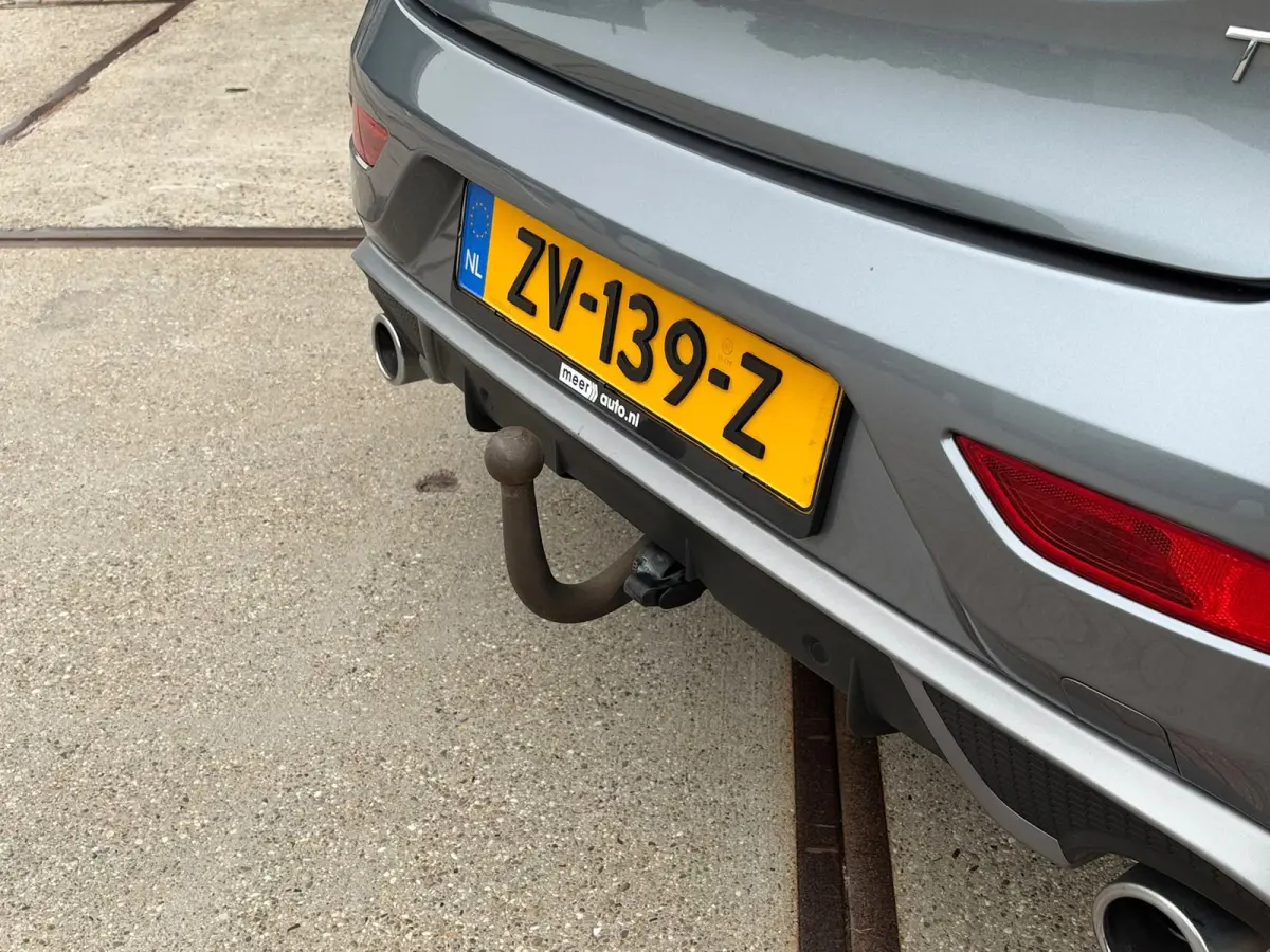 1.5 T3 Polar+ Sport R-Design PANO l CAMERA l KEYLESS l H/K SOUND l TREKHAAK l STANDKACHEL l ORG.NL l DEALER OND l 1e EIG