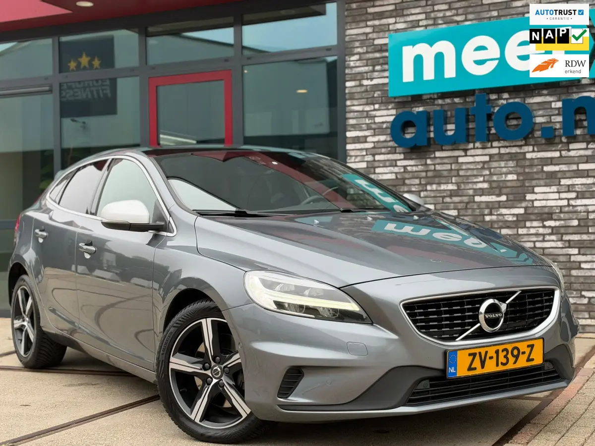 1.5 T3 Polar+ Sport R-Design PANO l CAMERA l KEYLESS l H/K SOUND l TREKHAAK l STANDKACHEL l ORG.NL l DEALER OND l 1e EIG