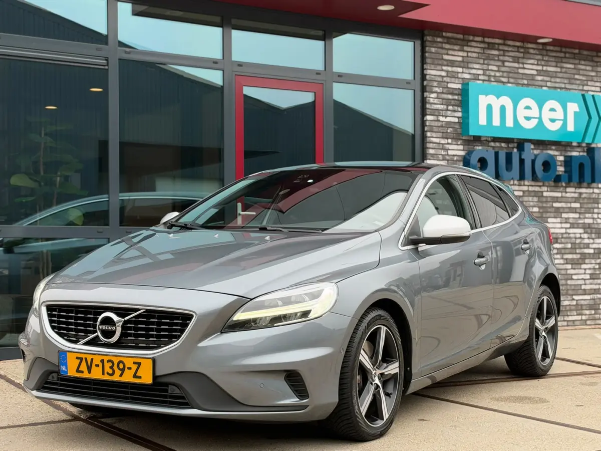 1.5 T3 Polar+ Sport R-Design PANO l CAMERA l KEYLESS l H/K SOUND l TREKHAAK l STANDKACHEL l ORG.NL l DEALER OND l 1e EIG