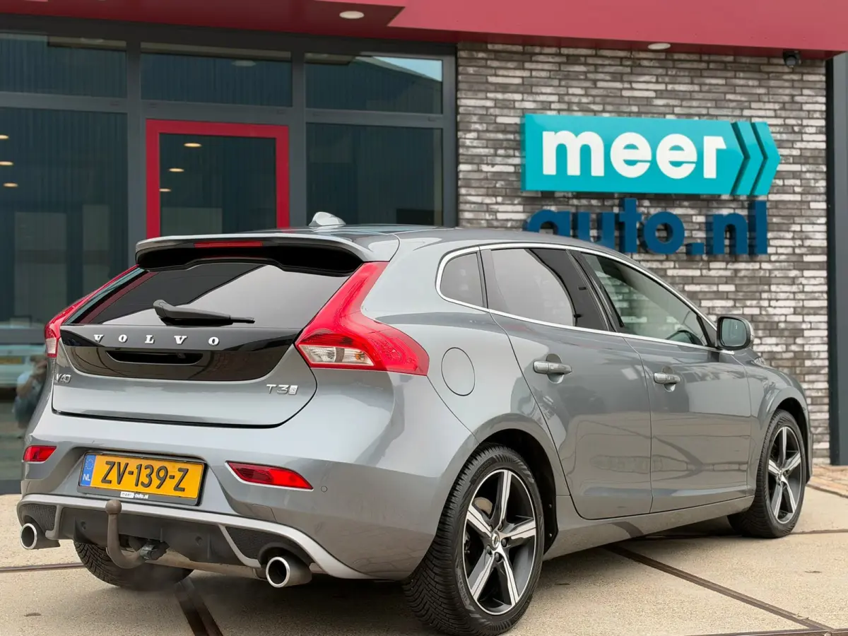 1.5 T3 Polar+ Sport R-Design PANO l CAMERA l KEYLESS l H/K SOUND l TREKHAAK l STANDKACHEL l ORG.NL l DEALER OND l 1e EIG
