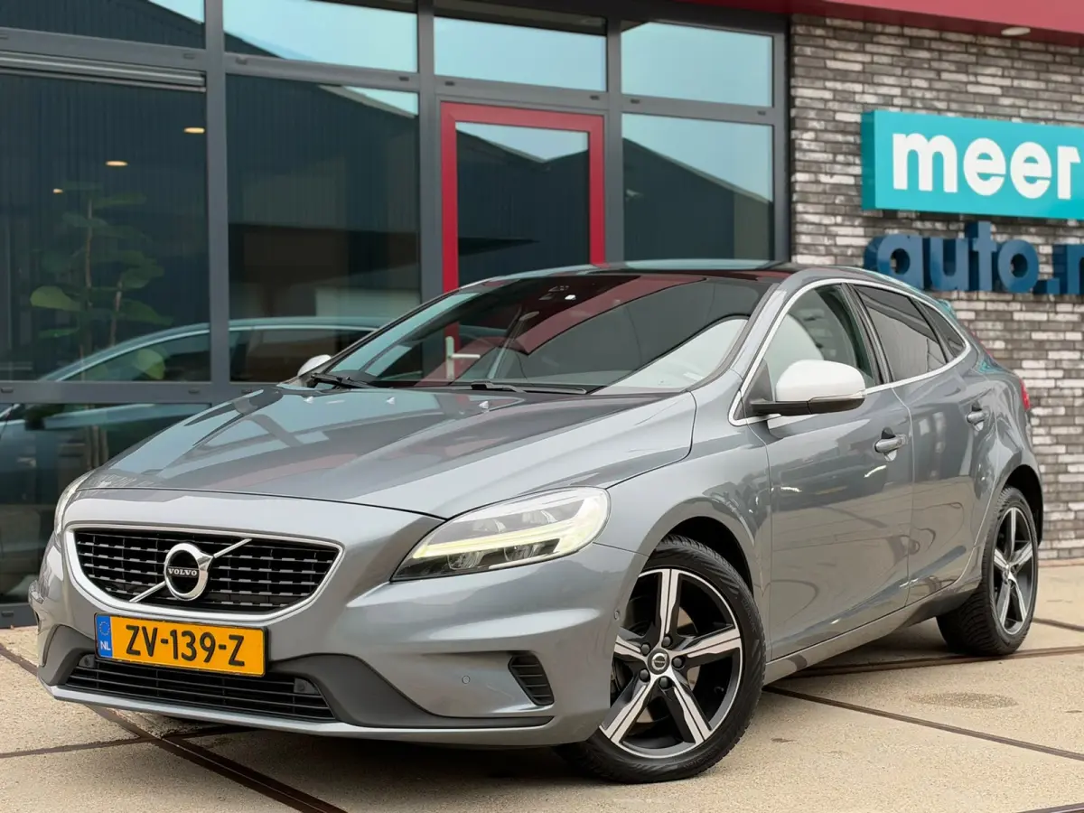 1.5 T3 Polar+ Sport R-Design PANO l CAMERA l KEYLESS l H/K SOUND l TREKHAAK l STANDKACHEL l ORG.NL l DEALER OND l 1e EIG