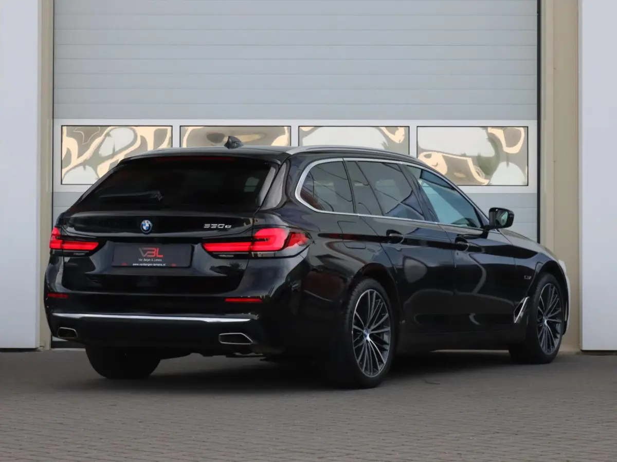 530e Luxuryline | SOH 90,2% | Panoramdak