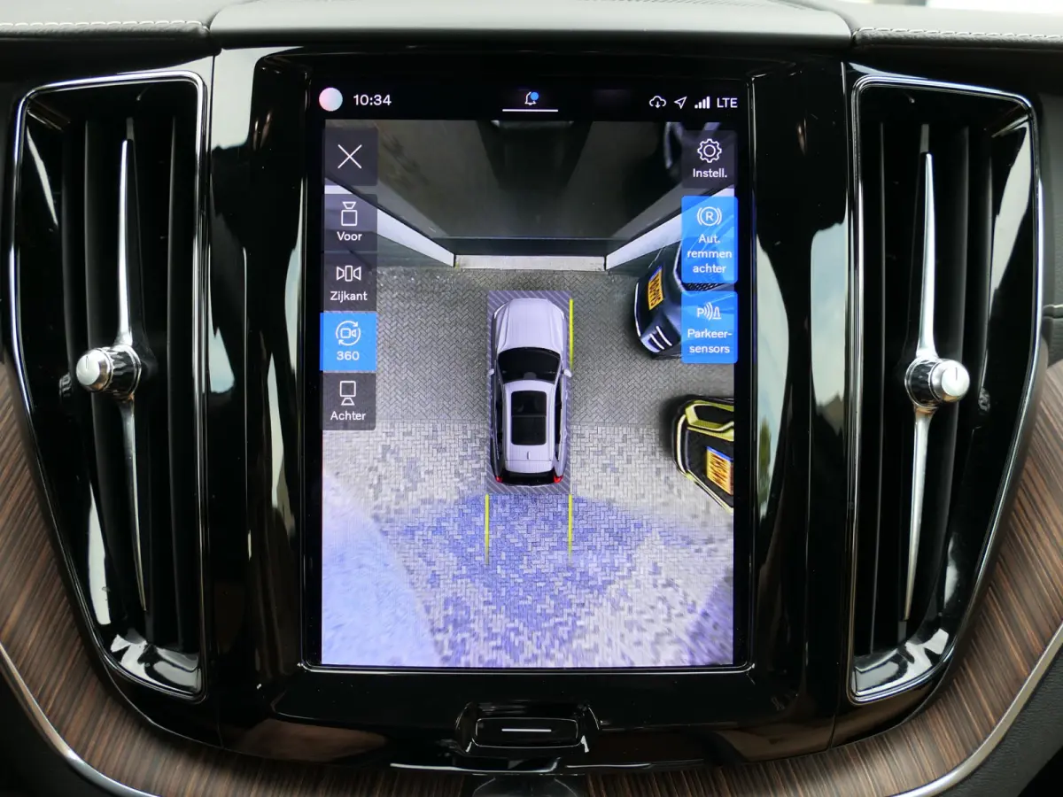 2.0 Recharge T8 AWD Inscription | Luchtvering | Bowers & Wilkens | Nappa | Stoelventilatie | 360°-camera | Trekhaak | 22-inch velgen | Head-up display | Apple-/Android Carplay | Full-LED | 