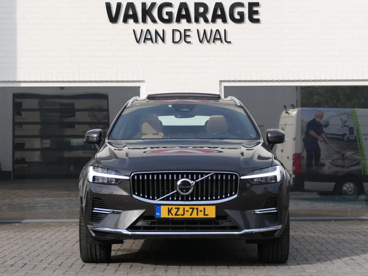 2.0 Recharge T8 AWD Inscription | Luchtvering | Bowers & Wilkens | Nappa | Stoelventilatie | 360°-camera | Trekhaak | 22-inch velgen | Head-up display | Apple-/Android Carplay | Full-LED | 