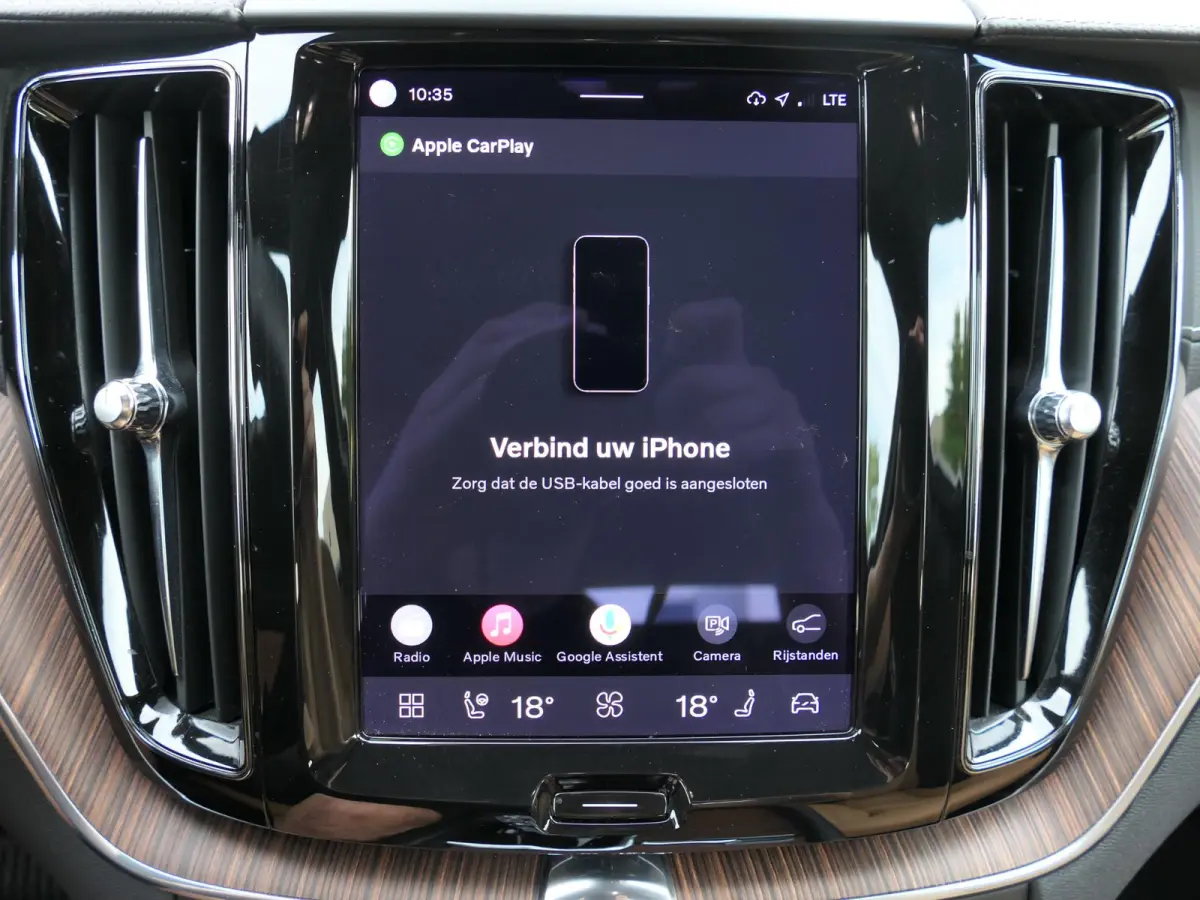 2.0 Recharge T8 AWD Inscription | Luchtvering | Bowers & Wilkens | Nappa | Stoelventilatie | 360°-camera | Trekhaak | 22-inch velgen | Head-up display | Apple-/Android Carplay | Full-LED | 