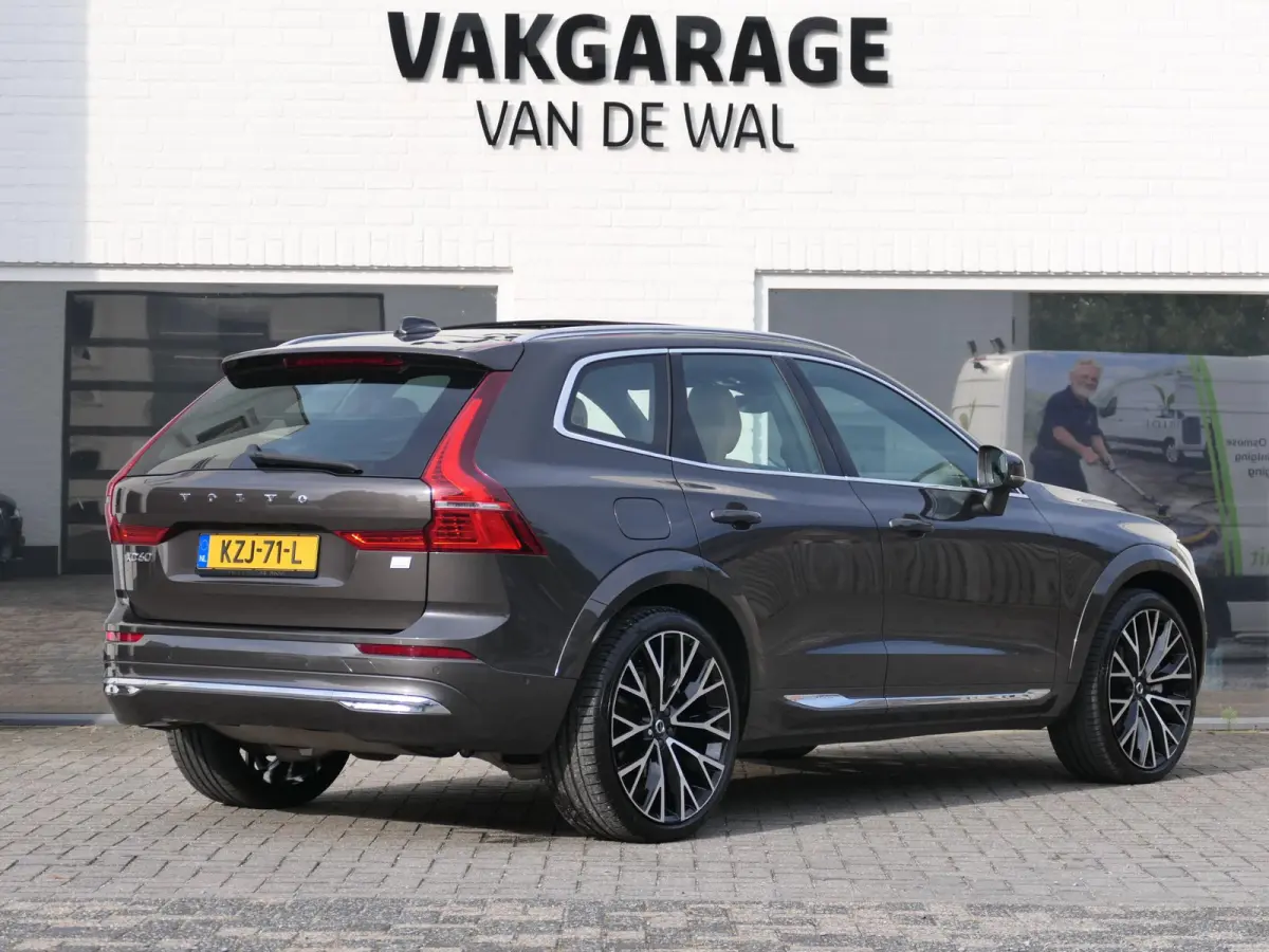 2.0 Recharge T8 AWD Inscription | Luchtvering | Bowers & Wilkens | Nappa | Stoelventilatie | 360°-camera | Trekhaak | 22-inch velgen | Head-up display | Apple-/Android Carplay | Full-LED | 