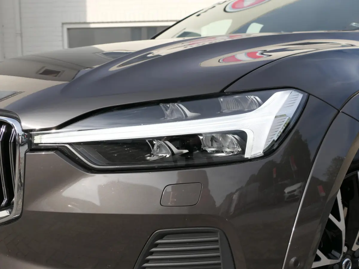 2.0 Recharge T8 AWD Inscription | Luchtvering | Bowers & Wilkens | Nappa | Stoelventilatie | 360°-camera | Trekhaak | 22-inch velgen | Head-up display | Apple-/Android Carplay | Full-LED | 
