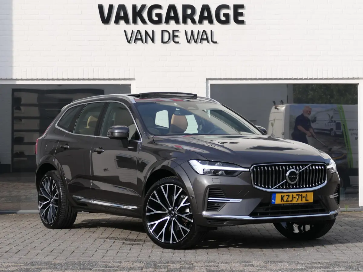 2.0 Recharge T8 AWD Inscription | Luchtvering | Bowers & Wilkens | Nappa | Stoelventilatie | 360°-camera | Trekhaak | 22-inch velgen | Head-up display | Apple-/Android Carplay | Full-LED | 