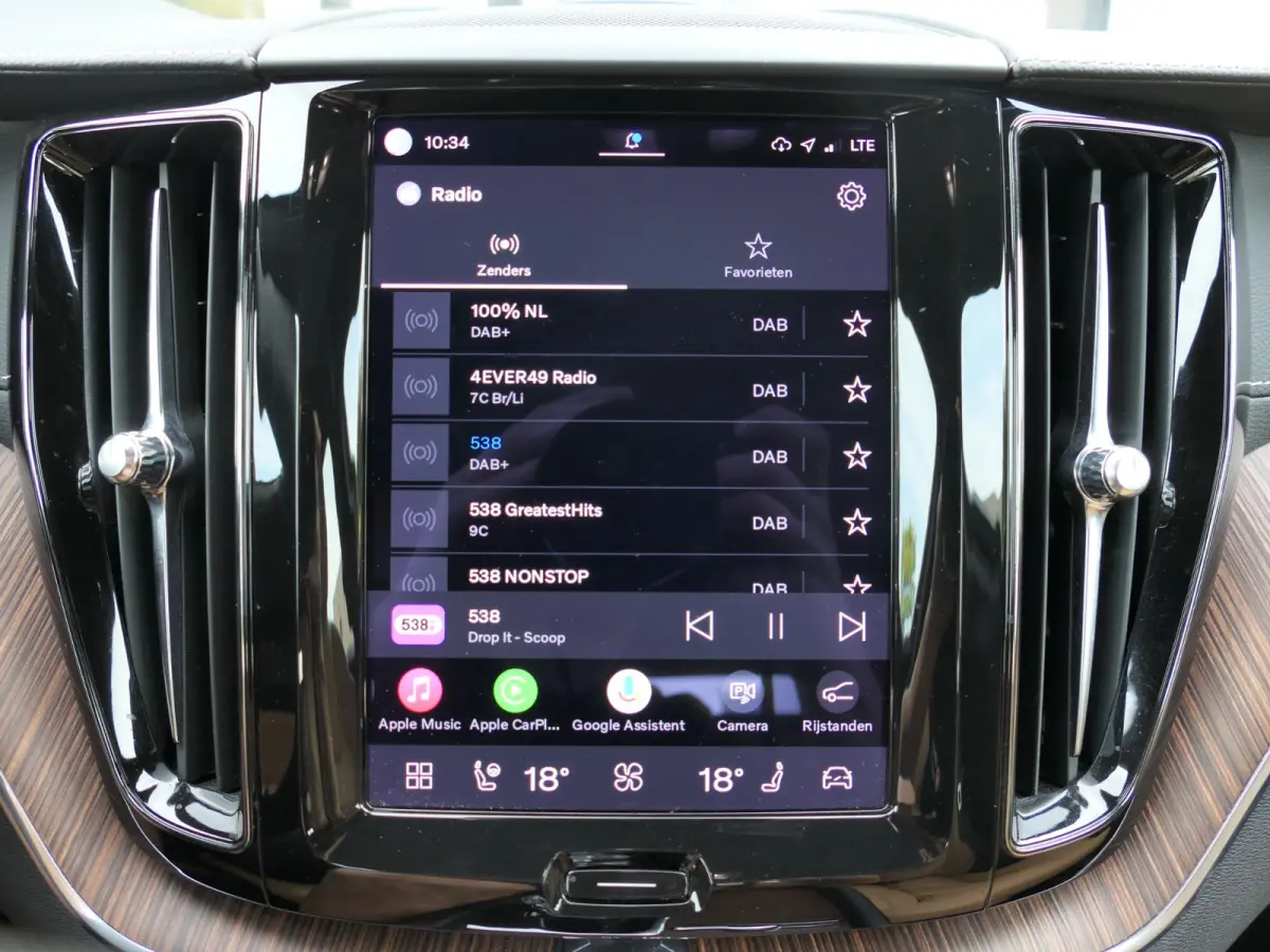 2.0 Recharge T8 AWD Inscription | Luchtvering | Bowers & Wilkens | Nappa | Stoelventilatie | 360°-camera | Trekhaak | 22-inch velgen | Head-up display | Apple-/Android Carplay | Full-LED | 