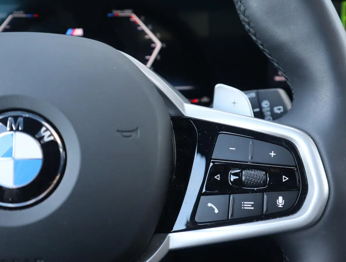 330i xDrive | Pano | HUD  | 360 Camera | Trekhaak