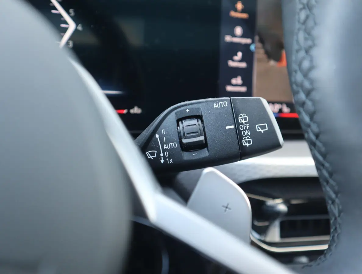330i xDrive | Pano | HUD  | 360 Camera | Trekhaak