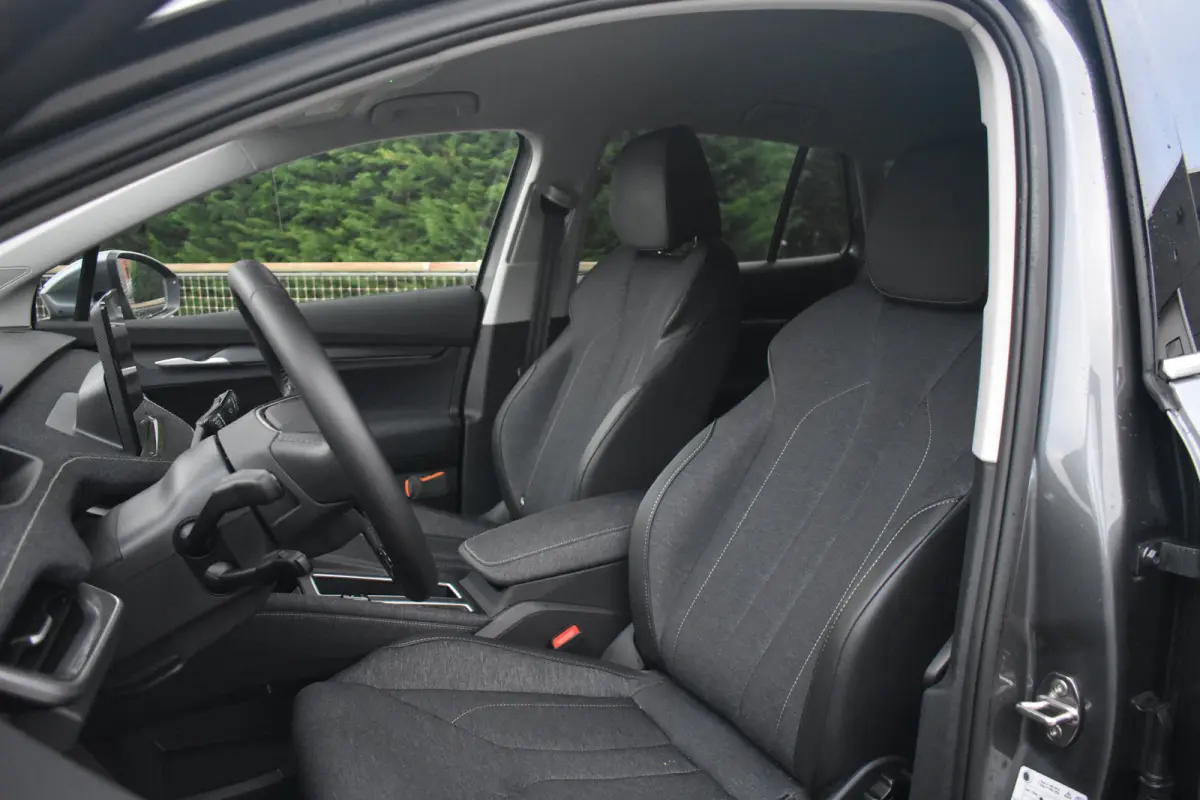 60 Business Edition 204PK | TREKHAAK | STOEL+STUURVERW. | CAMERA | CARPLAY | ADAPT. CRUISE | CLIMATE CONTROL | 20 INCH | ELEKT. KOFFERBAK KLEP