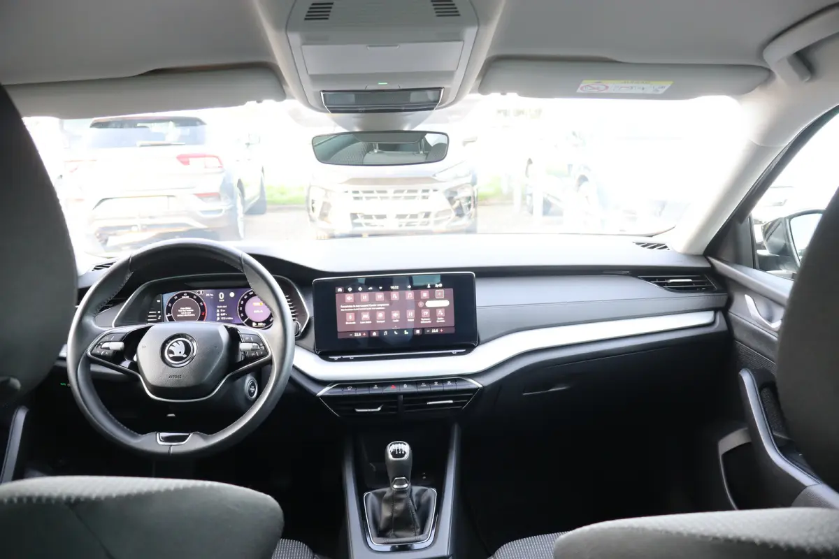 1.5 TSI Business Edition 115PK TREKHAAK | Apple Carplay/Android Auto|telefoonintegratie premium | Cruise control | Keyless entry