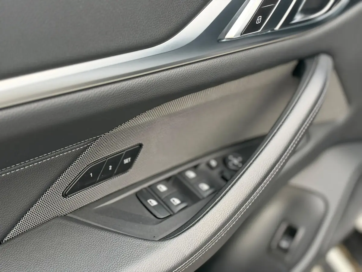 40 High Exec. M-SPORT SOH 96.4% l SCHUIFDAK l H/K l HUD l LASER l ACC l EL-STOEL l KEYLESS l ORG.NL l DEALER OH l 1eEIG