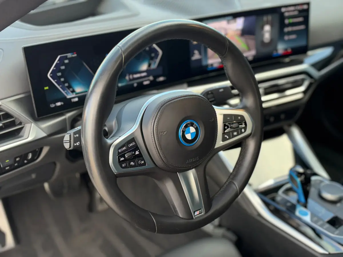 40 High Exec. M-SPORT SOH 96.4% l SCHUIFDAK l H/K l HUD l LASER l ACC l EL-STOEL l KEYLESS l ORG.NL l DEALER OH l 1eEIG