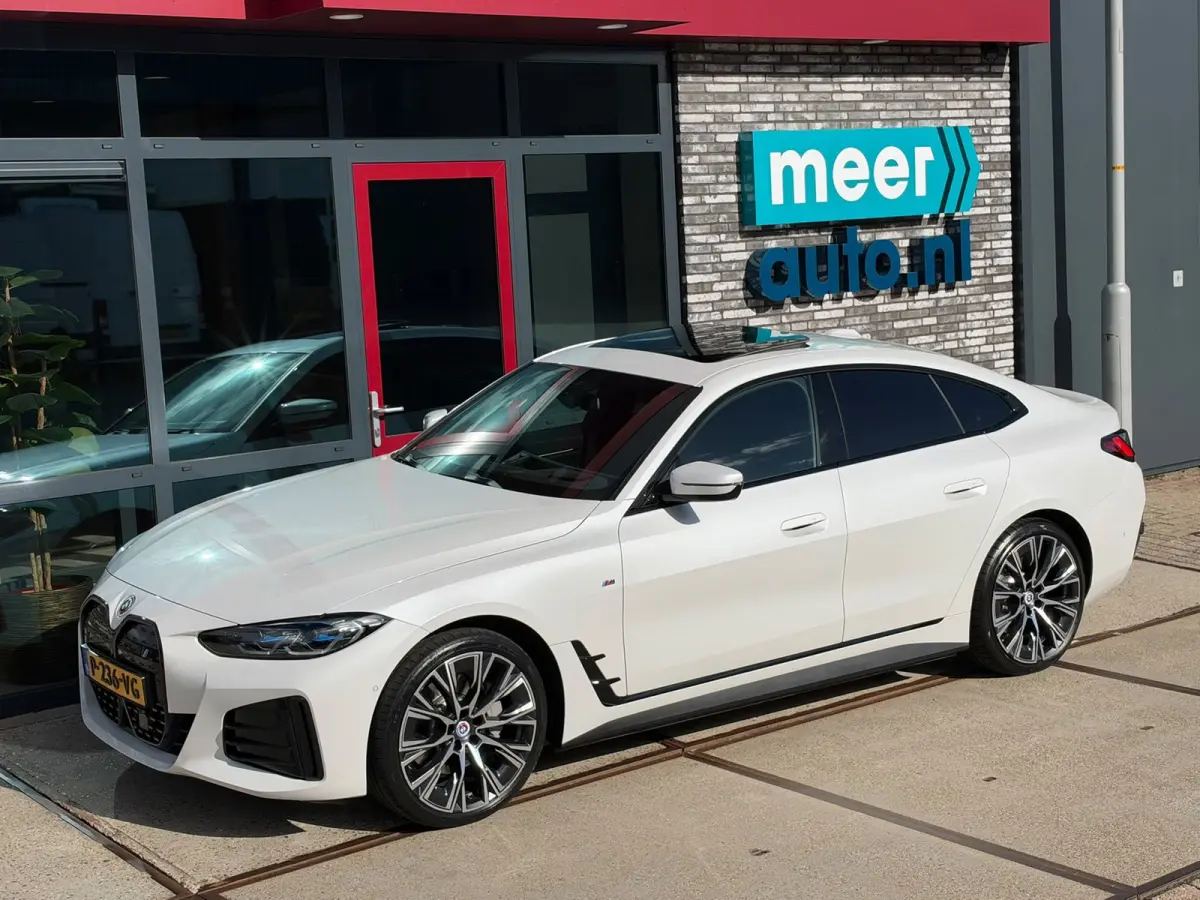 40 High Exec. M-SPORT SOH 96.4% l SCHUIFDAK l H/K l HUD l LASER l ACC l EL-STOEL l KEYLESS l ORG.NL l DEALER OH l 1eEIG