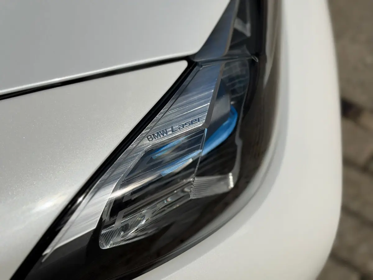 40 High Exec. M-SPORT SOH 96.4% l SCHUIFDAK l H/K l HUD l LASER l ACC l EL-STOEL l KEYLESS l ORG.NL l DEALER OH l 1eEIG