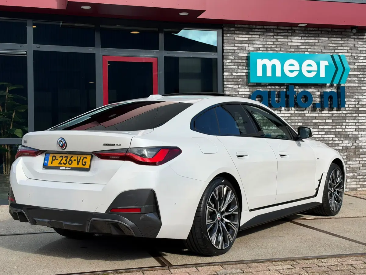 40 High Exec. M-SPORT SOH 96.4% l SCHUIFDAK l H/K l HUD l LASER l ACC l EL-STOEL l KEYLESS l ORG.NL l DEALER OH l 1eEIG