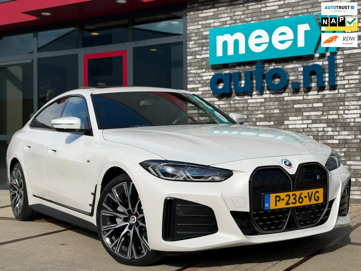 40 High Exec. M-SPORT SOH 96.4% l SCHUIFDAK l H/K l HUD l LASER l ACC l EL-STOEL l KEYLESS l ORG.NL l DEALER OH l 1eEIG