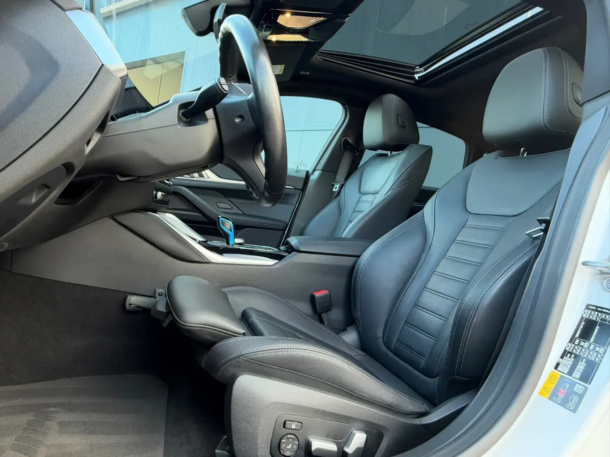 40 High Exec. M-SPORT SOH 96.4% l SCHUIFDAK l H/K l HUD l LASER l ACC l EL-STOEL l KEYLESS l ORG.NL l DEALER OH l 1eEIG