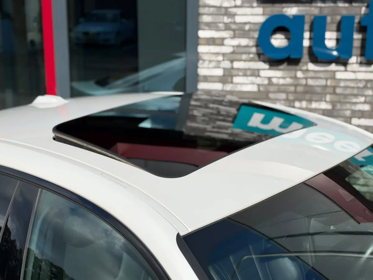 40 High Exec. M-SPORT SOH 96.4% l SCHUIFDAK l H/K l HUD l LASER l ACC l EL-STOEL l KEYLESS l ORG.NL l DEALER OH l 1eEIG