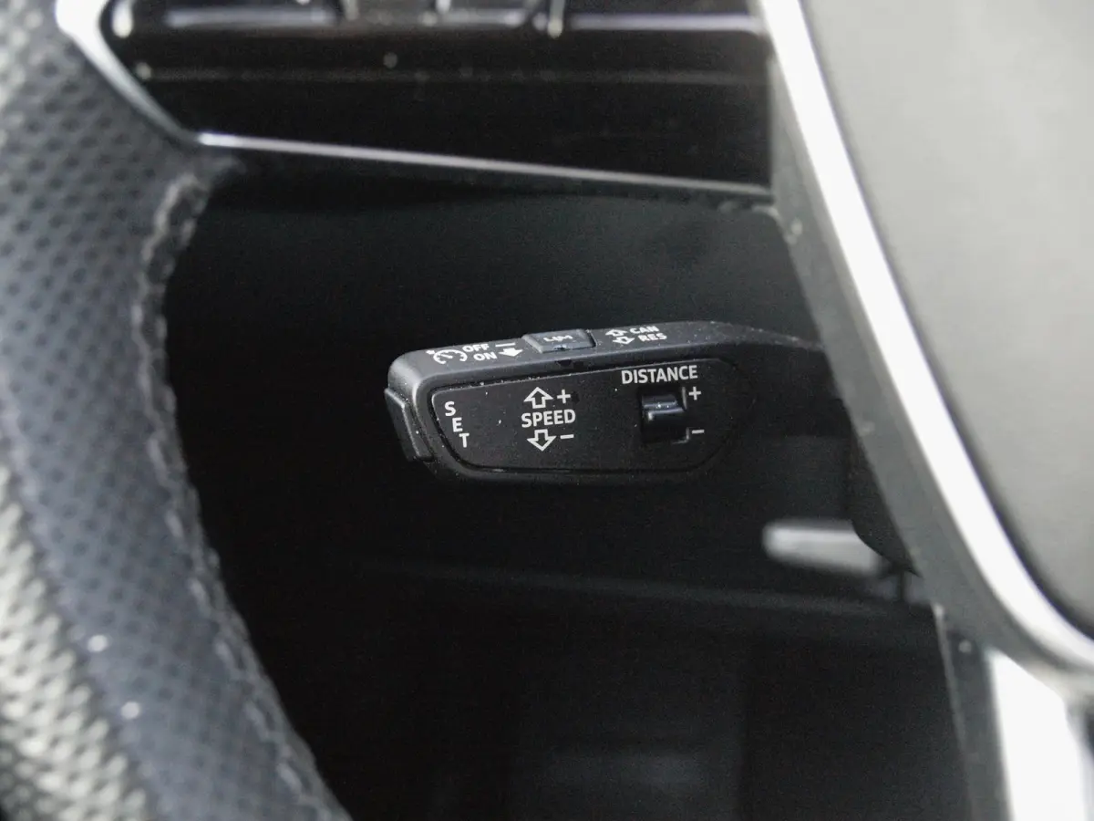 55 quattro S edition 95 kWh | Panoramadak | 360 Camera | Dubbele Laadpoort | Apple Carplay | ACC | NL-auto |