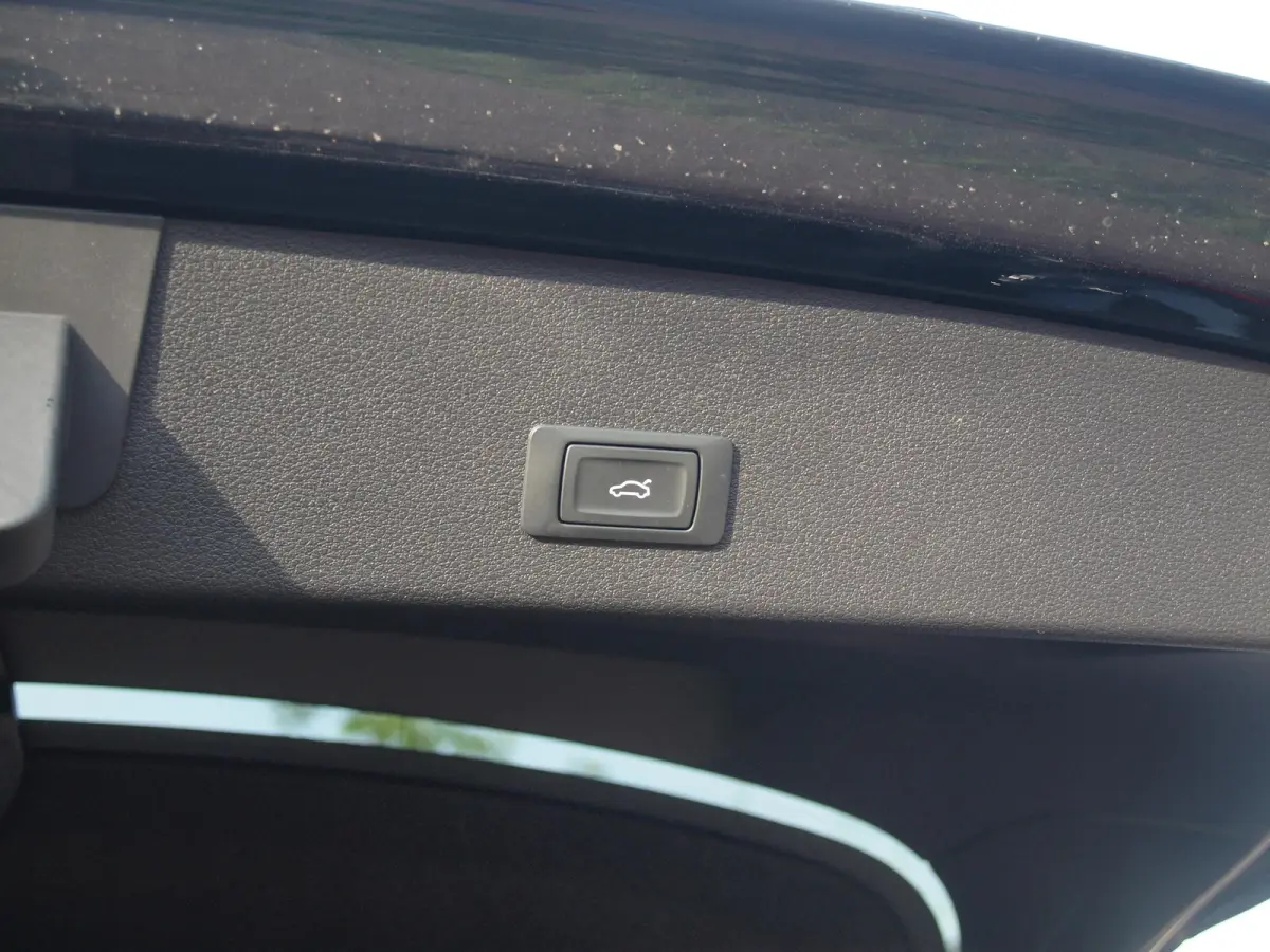 55 quattro S edition 95 kWh | Panoramadak | 360 Camera | Dubbele Laadpoort | Apple Carplay | ACC | NL-auto |