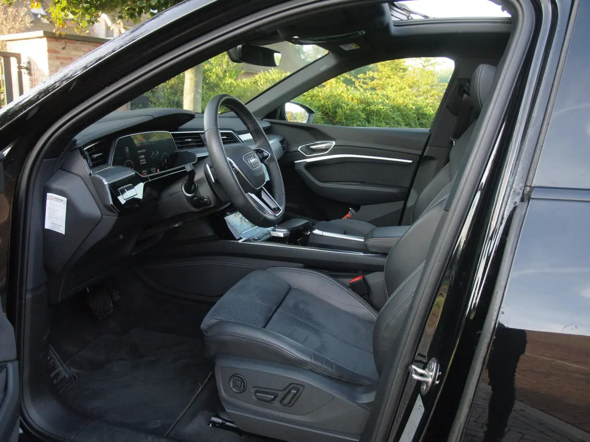 55 quattro S edition 95 kWh | Panoramadak | 360 Camera | Dubbele Laadpoort | Apple Carplay | ACC | NL-auto |