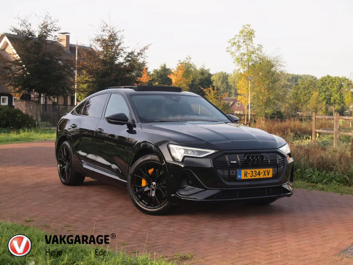 55 quattro S edition 95 kWh | Panoramadak | 360 Camera | Dubbele Laadpoort | Apple Carplay | ACC | NL-auto |
