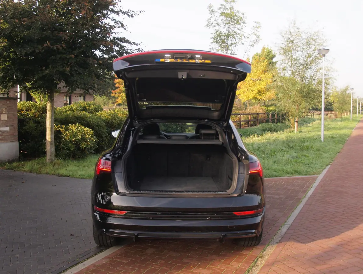 55 quattro S edition 95 kWh | Panoramadak | 360 Camera | Dubbele Laadpoort | Apple Carplay | ACC | NL-auto |