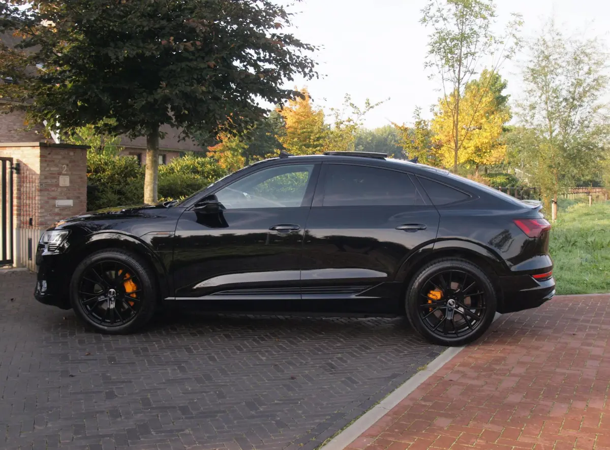 55 quattro S edition 95 kWh | Panoramadak | 360 Camera | Dubbele Laadpoort | Apple Carplay | ACC | NL-auto |