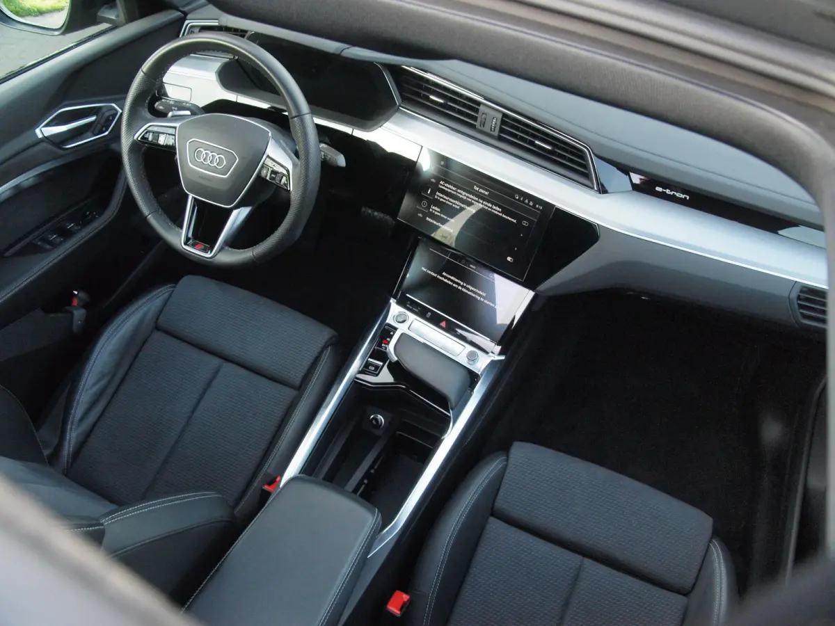 55 quattro S edition 95 kWh | Panoramadak | 360 Camera | Dubbele Laadpoort | Apple Carplay | ACC | NL-auto |