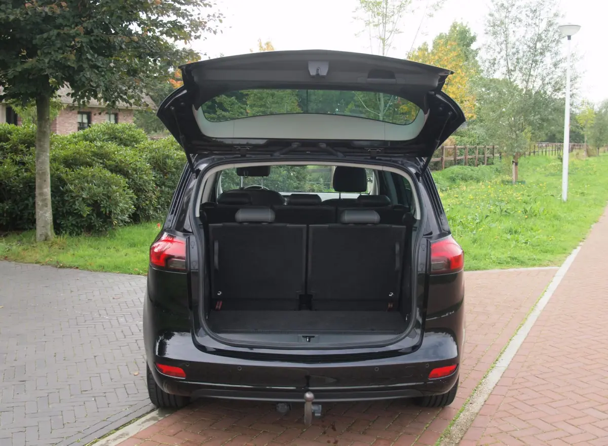 1.4 Turbo Online Edition 7p. | 7-persoons | Camera | Trekhaak | Automaat | Apple Carplay |