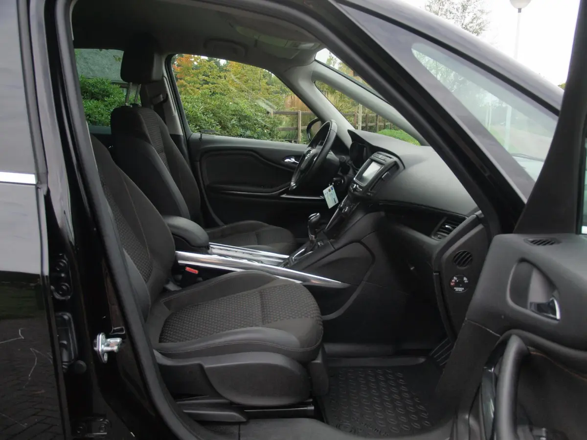 1.4 Turbo Online Edition 7p. | 7-persoons | Camera | Trekhaak | Automaat | Apple Carplay |