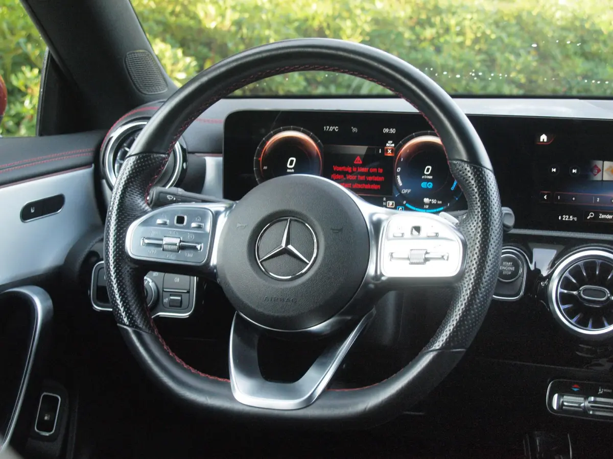 250 e AMG Line | Black Optic | Camera | Sfeerverlichting | Sportstoelen | 19 Inch | NL-Auto |