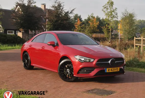 250 e AMG Line | Black Optic | Camera | Sfeerverlichting | Sportstoelen | 19 Inch | NL-Auto |